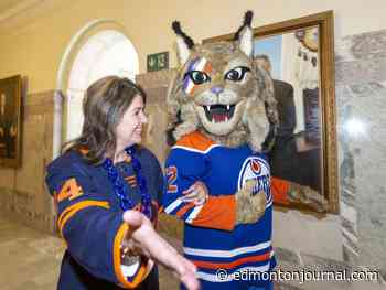 Politicians wade in with intoxicating wager over Stanley Cup Final