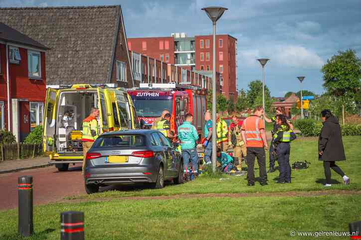 Man bekneld onder machine en raakt gewond