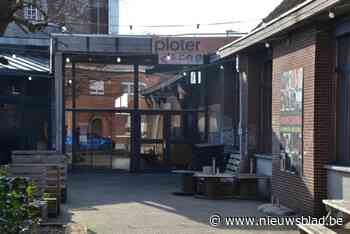 Acteurs van vzw Zonnelied op de planken met Theater Tartaar