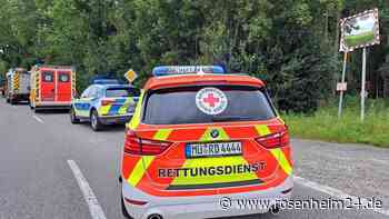 Schulbus und Unimog krachen im Kurvenbereich zusammen – eine Person verletzt