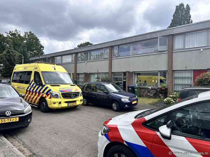 Dochter steekt moeder neer in woning