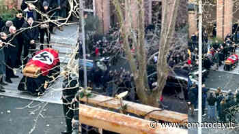 Funerale con bandiera nazista e saluti romani, chiesto processo per otto militanti