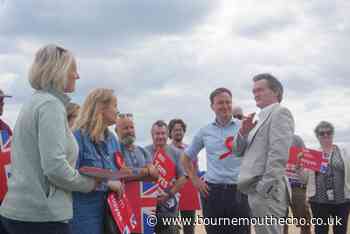 Feargal Sharkey motivating Bournemouth residents through beach speech