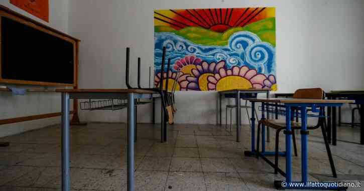 “Siete delle bestie, una vera iattura”: docente denunciato dai genitori degli studenti