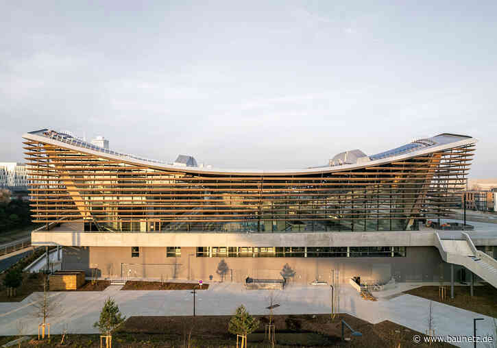 Konkave Welle in Saint-Denis
 - Olympisches Wassersportzentrum von VenhoevenCS und Ateliers 2/3/4/