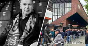 Adelaarshorst geopend voor afscheid overleden clubeigenaar Kees Vierhouten (51): rij tot ver buiten stadion