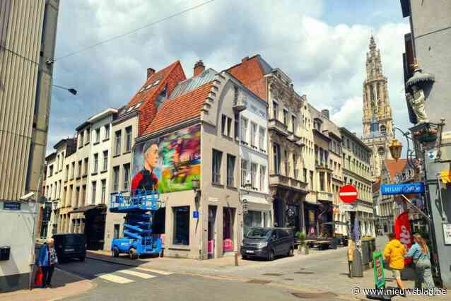 Adidas laat Rode Duivel Leandro Trossard op muur in stadscentrum zetten: “You got this”