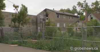 2 people taken to hospital after fire in boarded-up Edmonton home