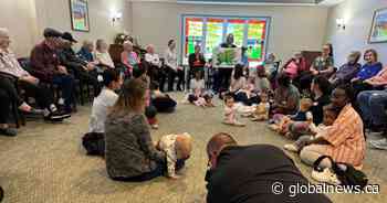 Edmonton Public Library brings parent and tot programs to seniors’ homes