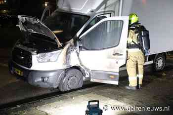 Politie onderzoekt brandstichting bij bakwagen