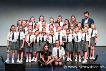 Kinderkoor verrast jong en oud met wervelende show