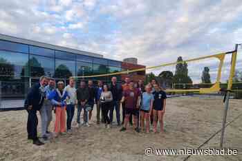 Twintig ton zand bezorgt Gooik een hele zomer strandsportplezier