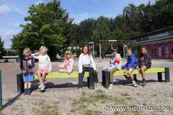 GO! Bassischool Kiliaan wint speelplaatsmeubels gemaakt van gerecycleerde Bebat-inzameltonnen: “Heel fier”