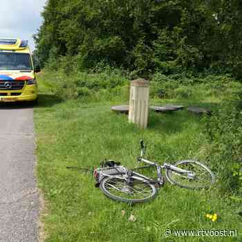 112 Nieuws:  Auto botst tegen boom in Staphorst | Vrouw tijdens wandeling met hond aangereden