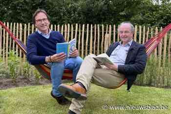 Boeken lezen in hangmat: bib opent leestuin