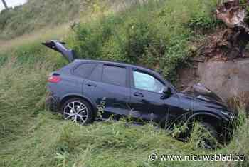 Bestuurder belandt in gracht naast oprit A19 en raakt lichtgewond