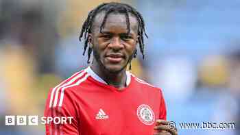 Swindon sign ex-Accrington defender Longelo