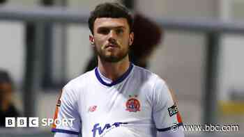 Walsall to sign Fylde full-back Barrett