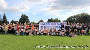 Demo in Helmstedt: Schüler laden Minster zum Dialog ein