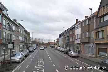 Moeder (37) en baby’tje van 4 maanden lichtgewond na botsing tegen geparkeerd voertuig