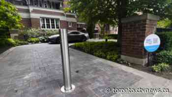 'A thief will think twice': Some Torontonians installing bollards to prevent auto theft