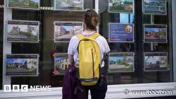 Housing demand wanes as buyers bank on rate cut