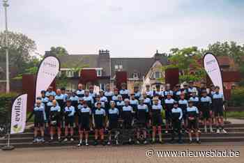 Groot-Halle Toerist rond de kaap van honderd leden