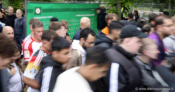 Allarme bomba (poi rientrato) nella fan zone di Berlino prima della partita Germania-Scozia: trovato uno zaino sospetto