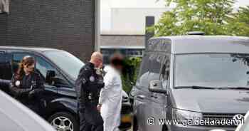 Politie doet inval in loods Kaatsheuvel: 2500 liter amfetamineolie gevonden in jerrycans