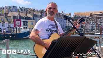 Rescued musician writes song for RNLI anniversary