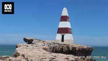 Council decides to leave Robe's famous obelisk at the mercy of the sea