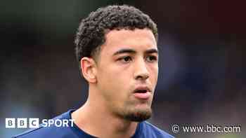 Defender Forino to join Bolton from Wycombe