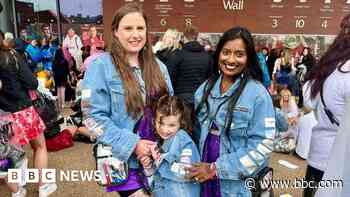 Taylor Swift fans who live 3,000 miles apart meet at Eras tour