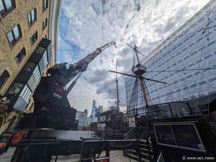 Golden Hinde's mizzen mast craned into place