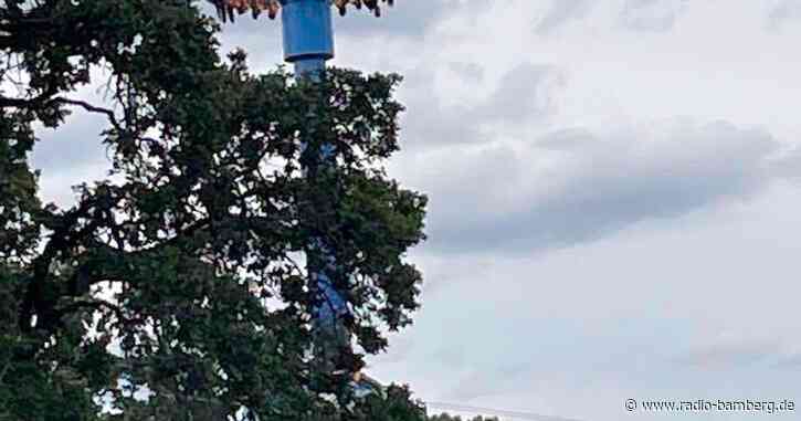 Kopfüber im Karussell steckengeblieben – Fahrgäste gerettet