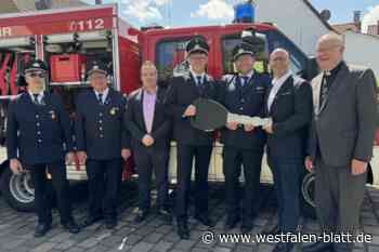 Eversen freut sich über neues Feuerwehrfahrzeug
