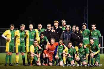 Spelersgroep Geel Groen Balder viert vijftigjarig jubileum met ontvangst in gemeentehuis: “Het is meer dan voetbal”