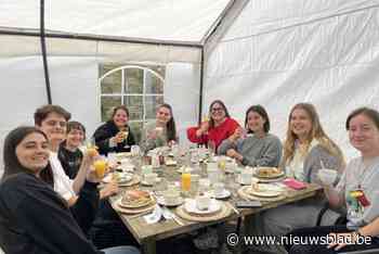 Eerste Zondernacht start met geslaagde brunch met verse quiche en jazz