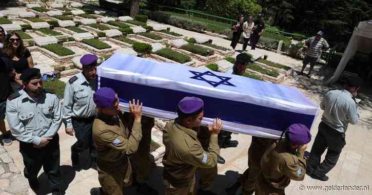 Live Midden-Oosten | Bemanning laat door Houthi’s geraakt vrachtschip achter, acht Israëlische soldaten gedood bij explosie in zuiden Gaza