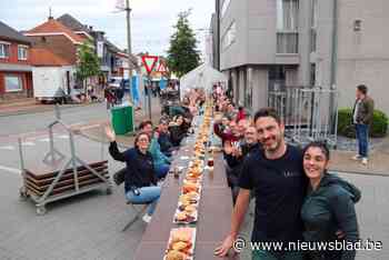 Wellen verbreekt wereldrecord ‘langste vleesplank ter wereld’, maar vergeet dat helaas te melden aan het Guiness Book