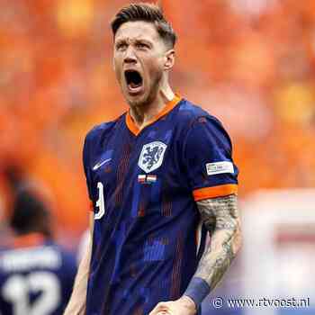 Wout Weghorst bezorgt Oranje drie punten in openingsduel met Polen
