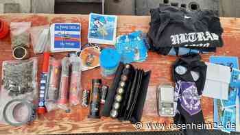 Drogen in der Unterhose und Pyrotechnik im Auto: Endstation für Fußballfans auf A8