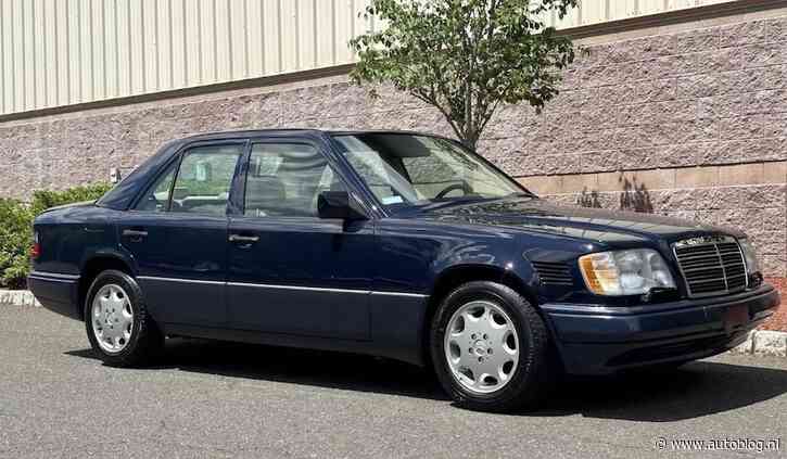 Deze Mercedes E300 diesel uit 1995 is verkocht voor ruim een ton