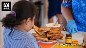 This school is seeing more kids arrive without food. It's stepping in to help