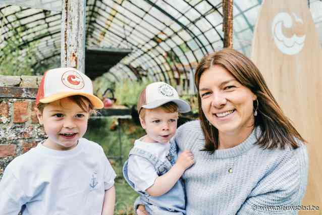 Jonge mama lanceert hoofddeksels op kindermaat: “Alleen als een petje echt past, houdt een kind het op”