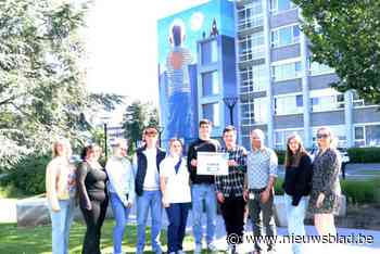 Leerlingen schenken opbrengst mini-onderneming weg