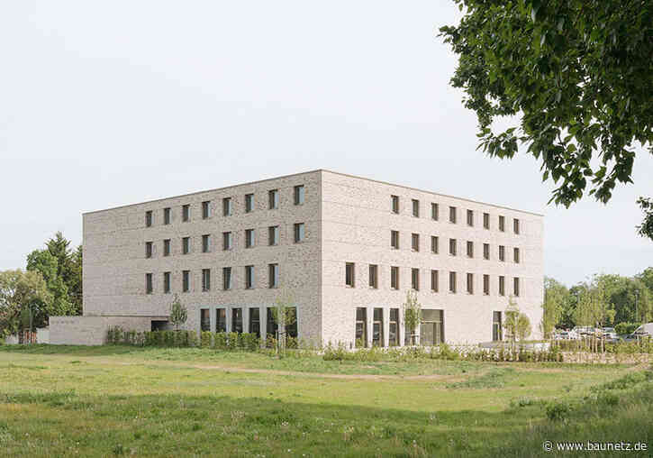 Kulturhotel für Bläser
 - Musikakademie von Bez + Kock Architekten in Staufen im Breisgau