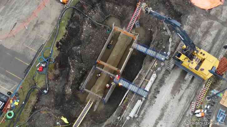 Calgary mayor says 3 to 5-week repair timeline is the 'maximum'