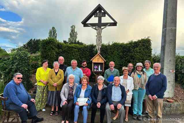 Buren bouwen nieuw buurtkapelletje na stormschade