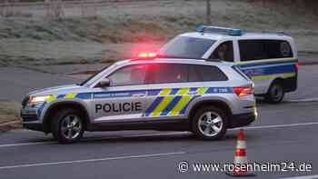 Autofahrer (24) prallt mit Jeep gegen Mauer, klaut weiteren Wagen und kracht gegen Säule